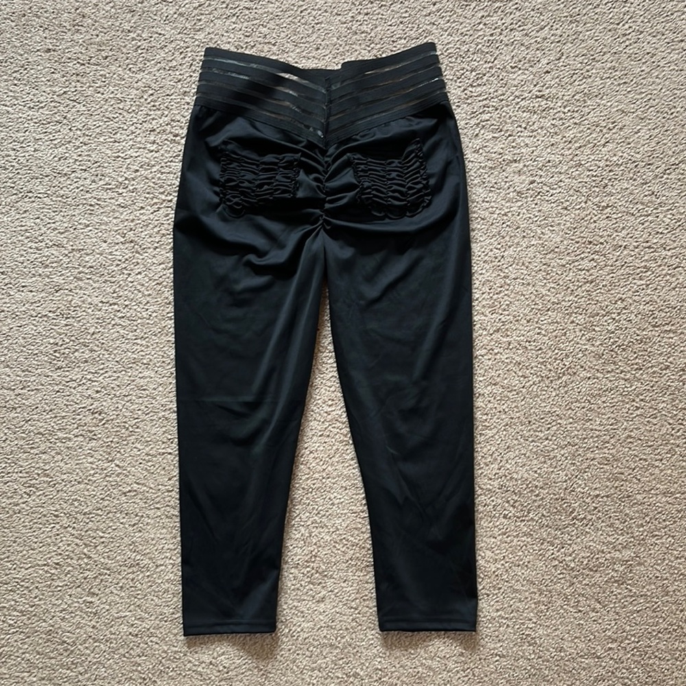 Scrunch butt leggings with pockets